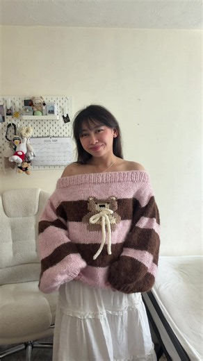 Sweetheart Teddy Sweater 🧸🩷🤎 My first ever knit pattern test for the talented @madebymyn ✿ ... It was also my first time using thicker yarn, and l ended up making my sleeves asymmetrical. Turned out so cute and loved the whole process 🥰 The pattern will be releasing very soon #knit #knitter #knittersofinstagram #knitinspiration #knitpattern knitting patterntester patterns patterninspo fiberarts fiber slowfashion sweater jumper knitjumper fibrearts fibre knitpattern fyp