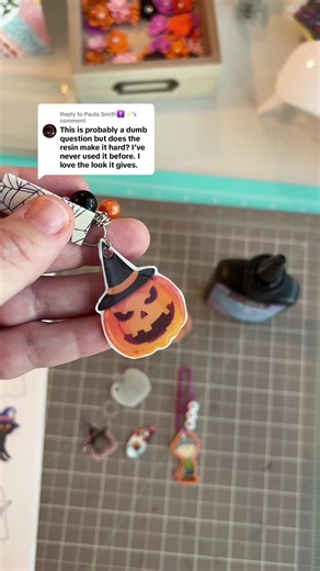 Replying to @Paula Smith✝️✨ yes, it does make it hard with this clear coating on it, but I only do a single layer and I probably could bend it if I tried. But all in all, much more sturdy than plain paper 😀