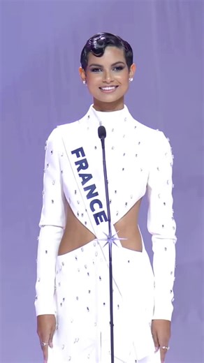 MissVerse on Instagram: "FRANCE @evegillesoff"