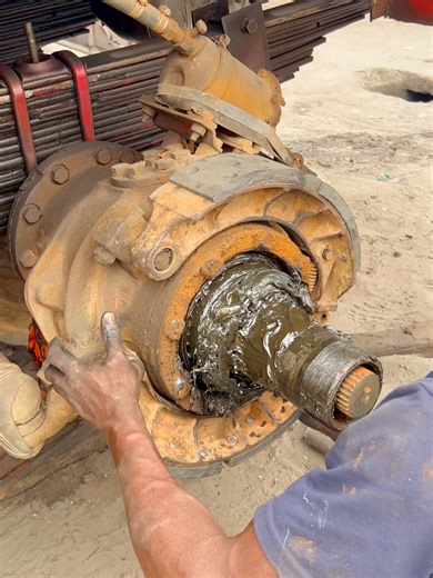How to change the brake pads on a 60-year-old Mercedes truck (African version)😱 #africa #mechanic