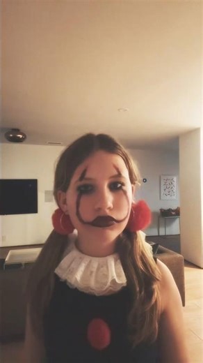 Clownnnn #tiktok #halloween #transition #ytshorts #fypシ゚viral #makethisgoviral #trending #lipsyncs