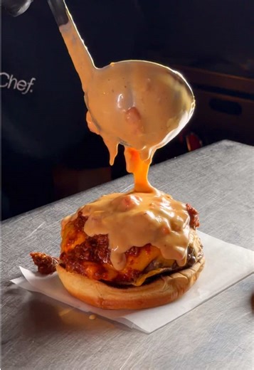 Our chili burger is no joke👀 #chili #burger #nycfood