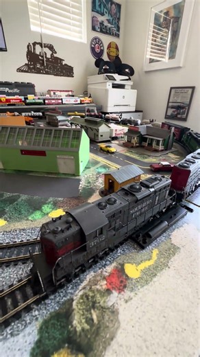 Tyco Trains - Tycoscene Expansion Layout - 3 Locomotives 🚂