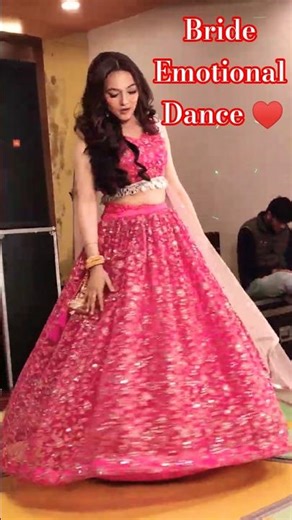 BRIDE EMOTIONAL DANCE 💃Sangeet dance performance🎵 #indian #bride#dance#viral#shorts