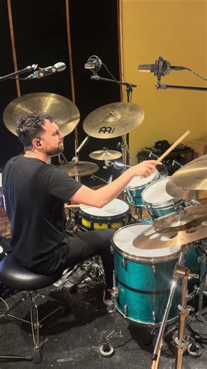 DRUM SOLO over a vamp in 11/16! #drums #creativdrums #drummer