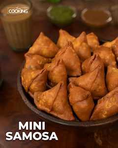 Mini Samosa | Vegetable Samosa | Snacks Recipes | Indian Street Food | Tea Time Snacks #MiniSamosa #vegsamosa #snacks #streetfood #teatimesnacks #homecooking #snacksrecipes #indianstreetfood #streetstylesamosa Prep Time: 25 mins Cook Time: 1 hour Servings: 10 Ingredients To Make Dough Maida/all-purpose flour - 1 1/2 Cups Salt - 1/2 Tsp Ajwain - 1/2 Tsp Oil - 3 Tbsp Water To Make Filling Oil - 3 Tsp Cumin Seeds - 1/2 Tsp Onion - 1 No. Chopped Ginger Paste - 1/2 Tsp Chopped Capsicum Chopped Carrot