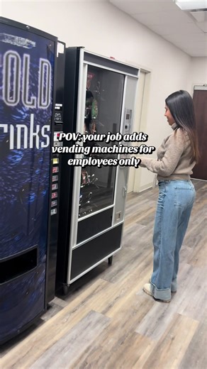Snack time 🕜 #fyp #vendingmachine #work #officejob #snackbreak | vending machine