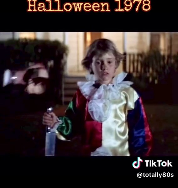 Halloween (1978) This original horror movie brougt us Michael Myers who’s still well know with his mask #halloween #halloweenthemovie #michaelmyers #horrormovie #scarymovie