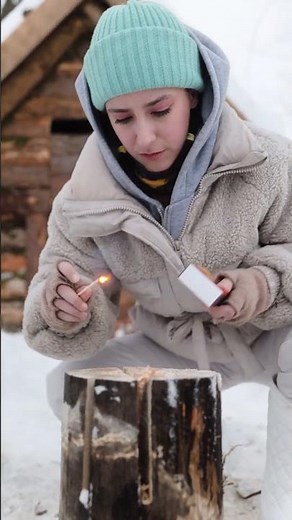 DIY swedish torch for winter survival ❄️🔥 #bushcraft #asmr