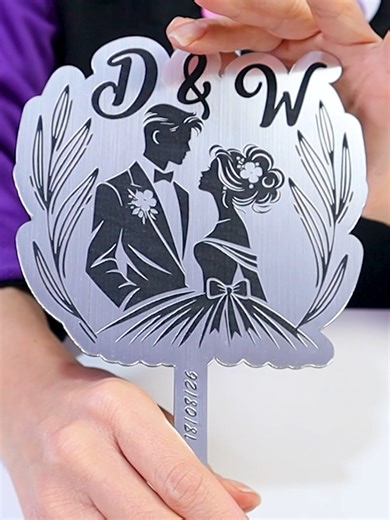 Respuesta a @c_d_o_m En este proyecto creo cake topper plateado para boda usando ABS de @Creatorally_official , logrando un acabado elegante, moderno y muy especial. Una alternativa diferente y duradera para colocar en el pastel o torta. 👉🏻web oficial de materiales creatorally https://creatorally.com/es GRACIAS POR SUSCRIBIRSE✔🔔 DAR LIKE 👍 Y COMPARTIR 👬👬 ABS Plastic 8pcs 30*20cm https://creatorally.com/es/collections/abs-4pcs-12x8-black-abs-two-tone-plastic-laser-engraving-sheet-on-creator