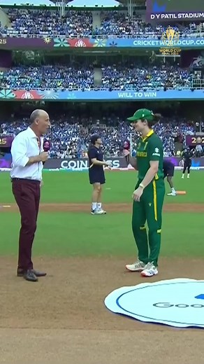 South Africa elect to bowl in the #CWC25 summit clash against India 💪 Watch the #INDvSA Final LIVE in your region, broadcast details here 👉 http://bit.ly/46IKZtI | ICC Cricket World Cup