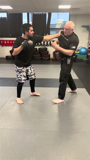 Clinch Fighting #clinch #closecombat #dirtyboxing #grappling #jiujitsu #kravmaga #martialarts #fypシ