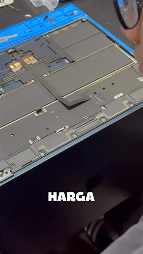 𝑪𝙝𝒊𝙥𝒕𝙧𝒊𝙘𝒌𝙨 𝙈𝒂𝙘𝒔 𝑬𝙭𝒑𝙚𝒓𝙩 – 𝙈𝒂𝙘𝑩𝙤𝒐𝙠 𝙇𝑪𝘿 𝙎𝒄𝙧𝒆𝙚𝒏 𝑹𝙚𝒑𝙡𝒂𝙘𝒆𝙢𝒆𝙣𝒕 𝑲𝙪𝒂𝙡𝒂 𝑳𝙪𝒎𝙥𝒖𝙧’𝙨 𝙁𝒊𝙧𝒔𝙩 𝙁𝒂𝙘𝒆-𝒕𝙤-𝙁𝒂𝙘𝒆 𝑴𝙖𝒄𝘽𝒐𝙤𝒌 𝑳𝘾𝑫 𝑹𝙚𝒑𝙡𝒂𝙘𝒆𝙢𝒆𝙣𝒕 𝑺𝙚𝒓𝙫𝒊𝙘𝒆 💻 𝗥𝗲𝗽𝗮𝗶𝗿 𝗼𝗻 𝘁𝗵𝗲 𝘀𝗽𝗼𝘁 – 𝗪𝗮𝘁𝗰𝗵 𝘄𝗵𝗶𝗹𝗲 𝘄𝗲 𝗳𝗶𝘅 𝘆𝗼𝘂𝗿 𝗠𝗮𝗰𝗕𝗼𝗼𝗸! 🔹 High-grade LCD screen with 6–12 months warranty 🔹 Customer data fully protected – No password needed 🔹 Done in a clean, dust-controlled environment 🔹 Save time – most repai