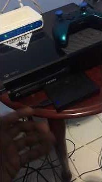 How to fix Xbox turning on for a second only