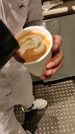latte art tutorial | Latte art tutorial swan 🦢 #coffee #shortsfeed #latteart #latte #shorts