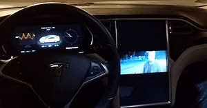 Tesla hacker installs Gentoo and can now watch movies on the Model S' 17-in display