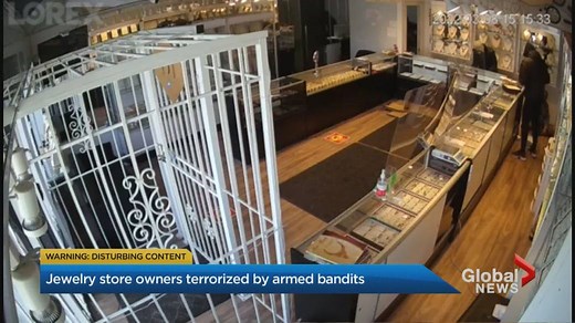 Video shows armed robbery at jewelry shop in Mississauga - Toronto | Globalnews.ca