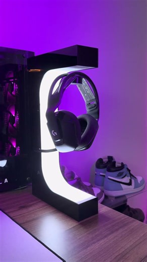 Setup at night🌚🎧 #gamingsetup #gaming #pcgaming #headphones #logitech #pcgamingsetup #pcsetup