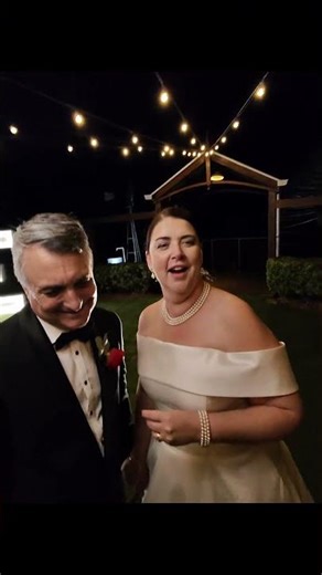 Using acrylic & a flash to create a cool bridal portrait.