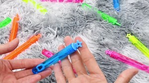 40 Pack Bubbles for Party Favors - 5 Colors Mini Stars Bubble Wand Bulk with Bubbles Refill Solution Toys for Carnival Christmas Fiesta Easter Basket Goodie Bag Stuffers Birthday Gifts Supplies