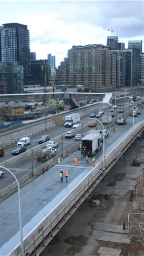 In April, the #GardinerExpressway Section 2 rehabilitation project, which runs between Dufferin Street and Strachan Avenue, reached a major milestone: the demolition and rebuilding of the centre two lanes was completed. This massive undertaking was completed while keeping four lanes, two to the north and two to the south, open to traffic the entire time. Stage one, the demolition and rebuilding of the south two lanes, was completed in 2024. As the project’s third stage is well underway, focusing
