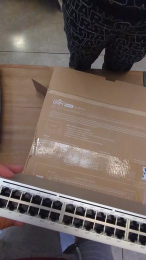 Instalando un switch de 48 puertos en nuestra casa. #unifi #diy #network