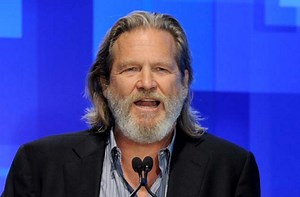 Jeff Bridges Debuts Cover of Self-Titled New Album