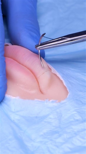 Gentle Lip Transformation! | 5-Minute Crafts