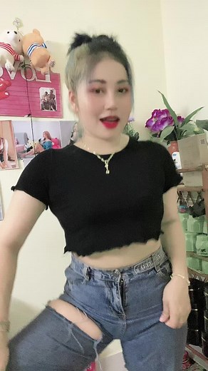 Stylish Ripped Jeans for Women: Fashion Tips and Tricks