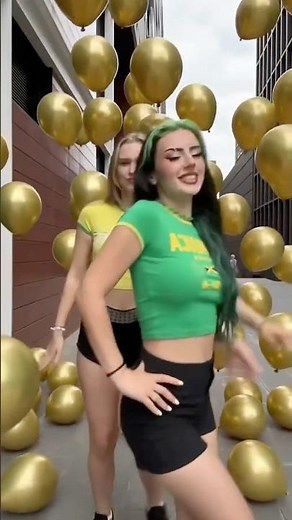 🎵 Stayin' Alive – Bee Gees 💛 A Disco Anthem That Never Lost Its Magic