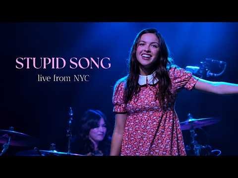 Olivia Rodrigo - stupid song (Live in NYC)