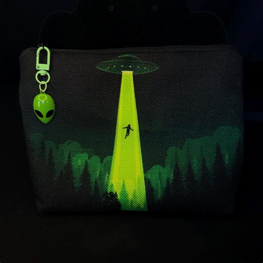 Alien Abduction Makeup Bag – Y2k Rave Ufo Cosmetic Pouch With Neon Green Alien Keychain - Etsy