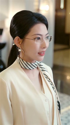 She Paid a Stranger to Fake-Date Her—Then Dinner Turned Brutal 💥