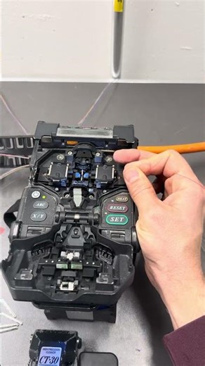 Fiber Optic - 24F single-mode fiber splicing in a closure + OTDR verification 📡#fiberoptics #tech