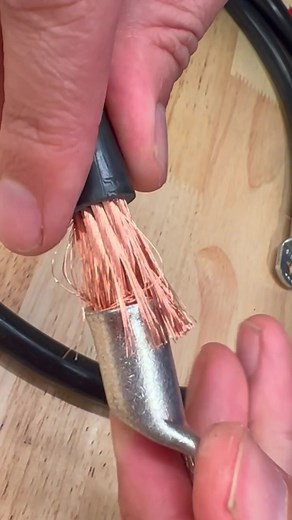 Neat Insulation Hack for Crimping Fine Copper Strands