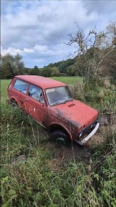 Lada Niva 4x4 uvízla v potůčku - small offroad fail