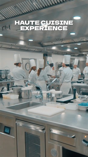 Ο Μεγαλύτερος Διεθνής Εκπαιδευτικός Οργανισμός στην Ελλάδα on Instagram: "Για ακόμα μία φορά στην Αθήνα και για 1η φορά στη Θεσσαλονίκη, η γαλλική σχολή – σταθμός στην haute γαστρονομία μεταφέρει την φιλοσοφία του ιδρυτή της, Alain Ducasse, σε σπουδαστές και επαγγελματίες της εστίασης. Ο διευθυντής εκπαίδευσης της École Ducasse, Julian Mercier, 2 & 3 Φεβρουαρίου θα παρουσιάσει σε ένα premium πρόγραμμα τεχνικές και παρασκευές Κρύας Κουζίνας σε πολυτελή ξενοδοχεία, ενώ 5 & 6 Φεβρουαρίου θα βρεθεί