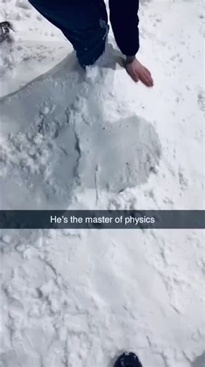 He’s the master #snow #meme #physics
