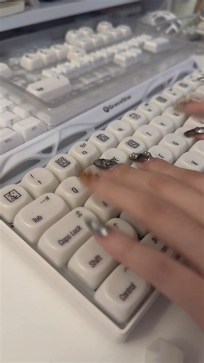 NEW TOFU KEYCAPS??? #keyboard #gamingsetup #gaming #desktour Tiffany Weng