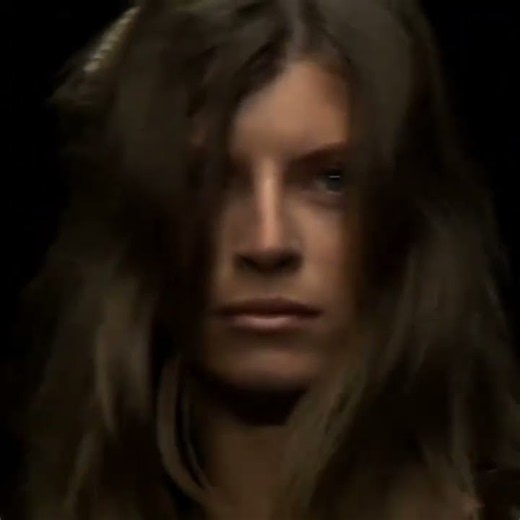 Luca Gajdus for D&G Spring/Summer 2006 FashionShow #runway #catwalktour #fashion
