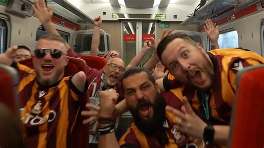 Bantam of the Opera choir performs in London