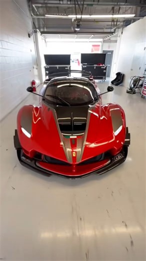 The Ferrari FXXK EVOs and FXXs line up, ready to dominate Circuit of The Americas during Ferrari Racing Days. 🏁🇮🇹 Each one is a masterpiece of engineering — raw power, active aero, and unmistakable Ferrari sound. 🔊⚡ Watching these legends warm up before hitting the track is a symphony only Maranello could compose. 🎶🏎️ From pit lane to full throttle, this is what Ferrari dreams are made of. 💫 #FerrariFXXKEVO #FerrariFXX #FerrariRacingDays #COTA #CircuitOfTheAmericas #FerrariTrackDay #Ferra