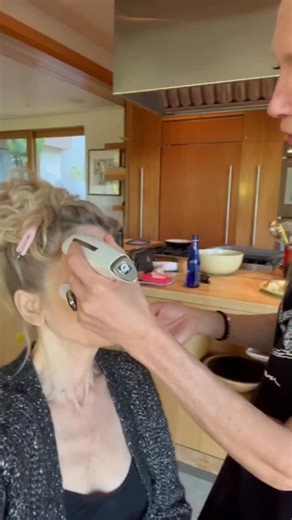 Kyra on Instagram: "Getting golden for the globes! @goldenglobes @cbstv"