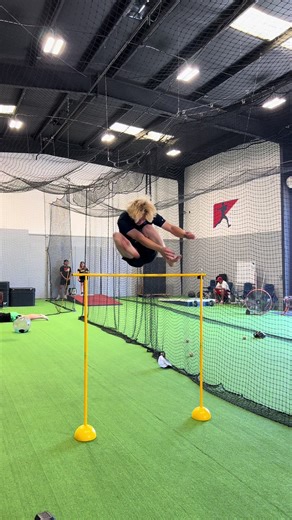 Want to increase your power? Plyometrics are a great way to help improve power output. If you want to be explosive you have to train explosive. Do everything with intent! #baseballtraining #baseballworkout #fyp #baseball #baseballdevelopment @atm @blew9