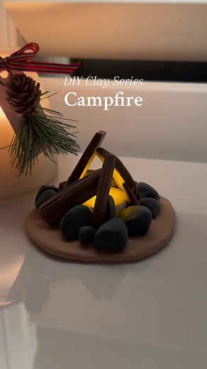 Campfire made with soft air dry clay! 🏕️ If you want to learn how to make the cutest clay sculpture, start with one of our DIY clay kits, link in bio 😉😇 #clayart #claykit #polymerclay #crafting #DIYProjects #diyideas #craftidea #clayidea #giftidea #diykit #softairdryclay #foamclay #diykit #learntosculpt