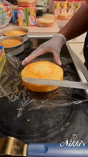 Part 2 to the Cake Sweating conversation. I hope this helps 🤎 Wrap your warm cake in Saran Wrap or foil to hold in moisture and then freeze them. This can also be done with pound cakes. #njazzysweets #nikkisjazzysweets #tamaracbaker #cakesweating | Nikki's Jazzy Sweets LLC