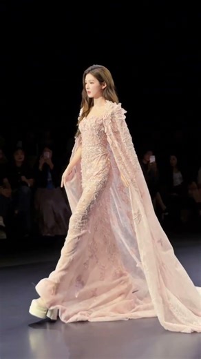 💖 Zhang Yuxi in Pink Princess Gown 👰‍♀️ | Fairy Vibes on Runway ✨ #Shorts