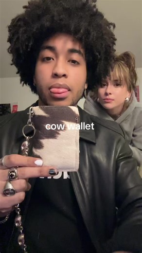 w/ help from simo #fashiontiktok #fashiondesigner #wallet #foryou #sewing @sim✿