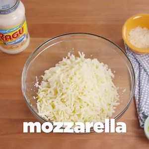 This Cauliflower Primavera Pizza has a secret sauce you need to know about. cc: Ragu Full recipe: http://dlsh.it/mLwVPmo | Delish