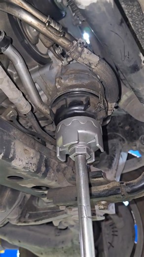 6.9K views · 29 reactions | Toyota oil filter changing trick #automotive #mechanic #usa | Smart Car Clinic | Facebook